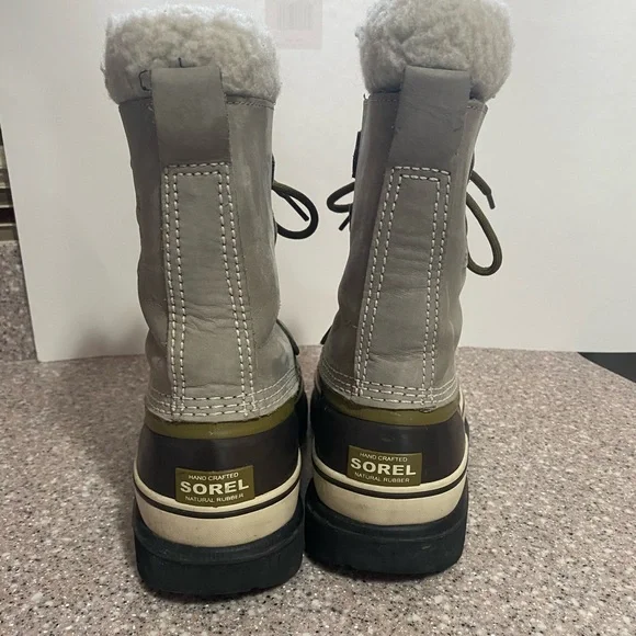 Sorel Women’s Caribou boot size 6 - Picture 8 of 9
